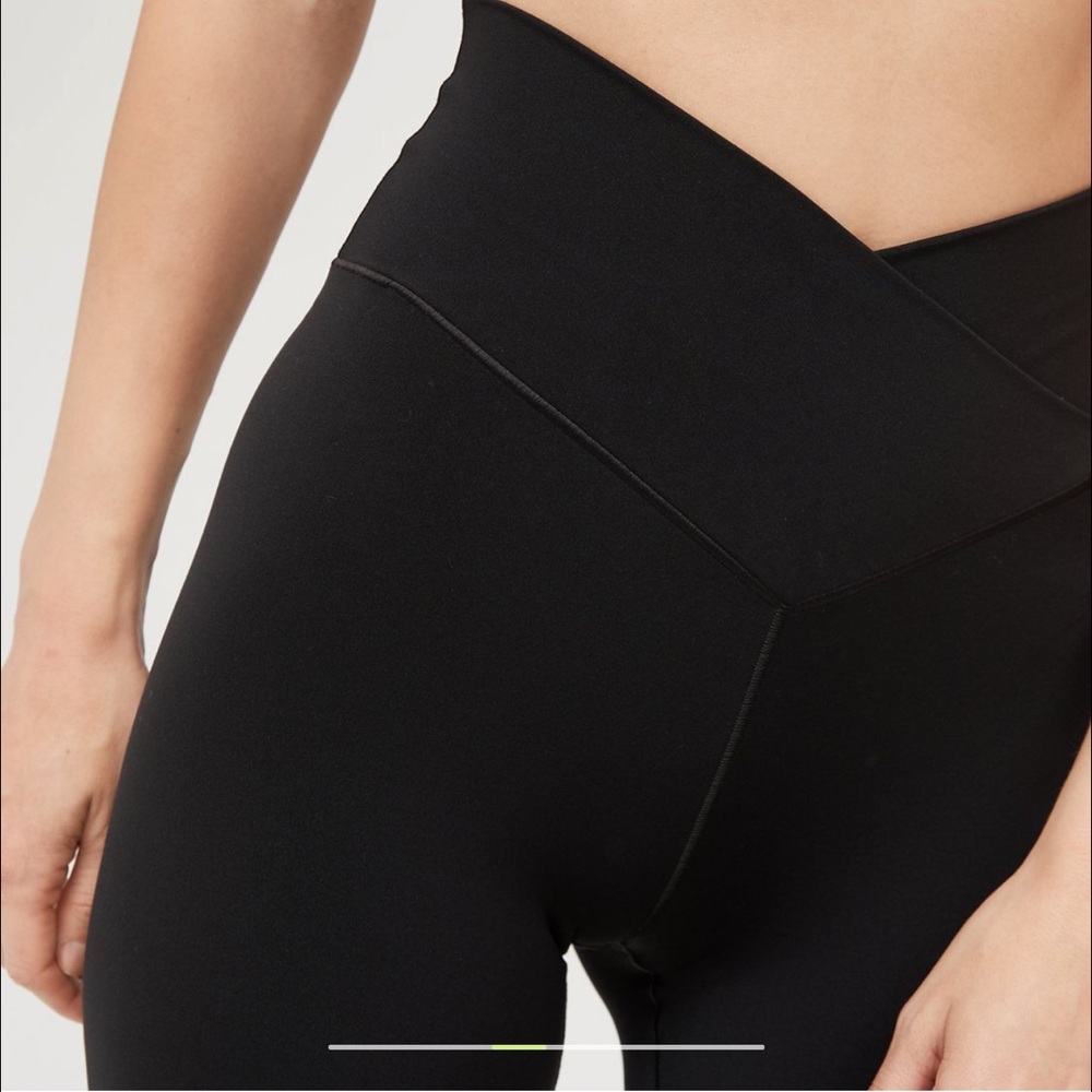 2 pairs AERIE leggings! Flare, and 7/8 length BLACK. NWOT
